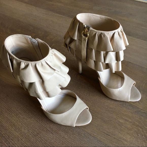 Kirna Zabete at Nine West Alitra Heels - Picture 4 of 7